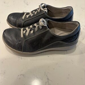 Women’s Aetrex Size 7 Lace Up Leather Oxford Used